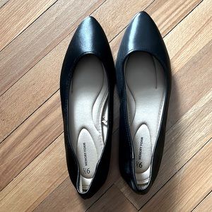 Women black flat. Time and Tru size 9.5.